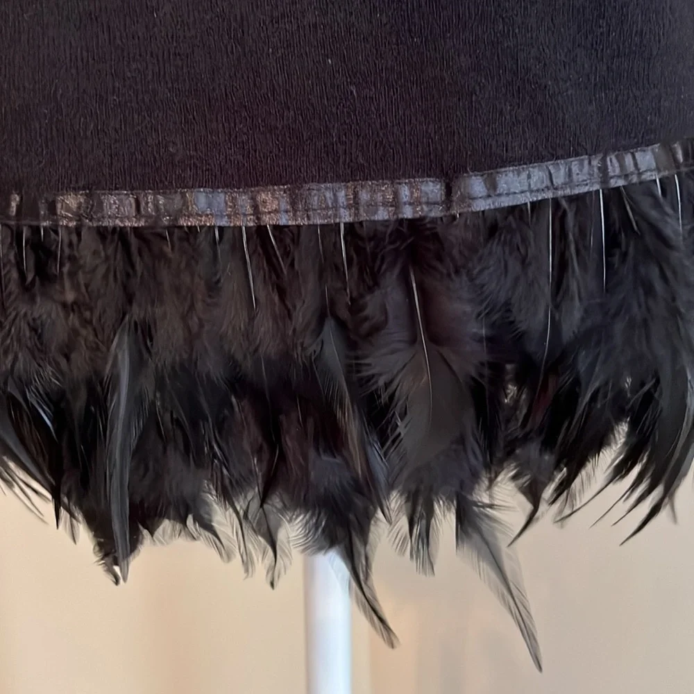 Black Pullover Long Sleeve with feathers Size: S - Picture 3 of 6